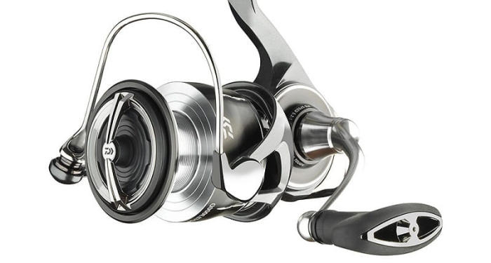 /environment/cache/images/productGfx_126468_700_700/Daiwa-Kolowrotek-24-Luvias-LT-2500-1.jpg