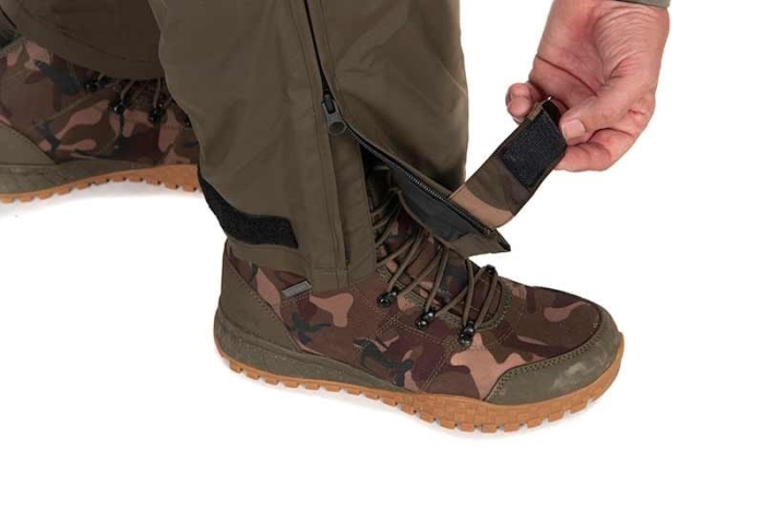 /environment/cache/images/productGfx_137605_700_700/Kombinezon-Fox-Khaki-Camo-wintersuit---XXL12345123451.jpg