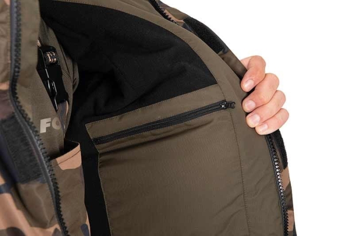/environment/cache/images/productGfx_137608_700_700/Kombinezon-Fox-Khaki-Camo-wintersuit---XXL12345123.jpg