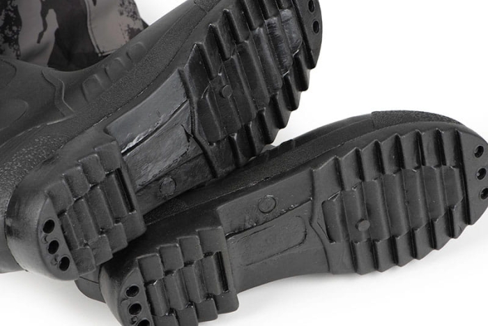 /environment/cache/images/productGfx_69491_700_700/nfw001_006_rage_lightweight_camo_waders_tread_detail_1.jpg